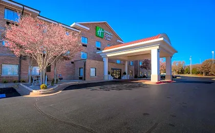 Holiday Inn Express Hotel & Suites Edmond By IHG