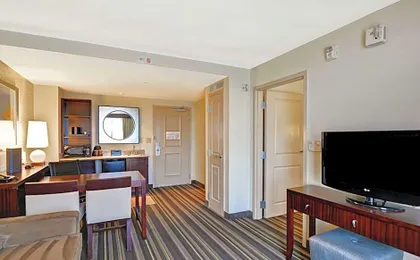 Embassy Suites By Hilton Savannah Airport