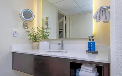 Peacock Suites
