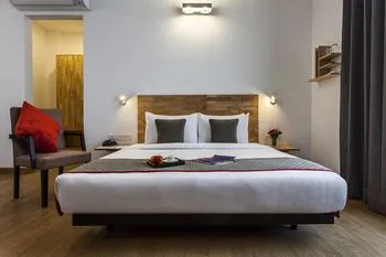 OYO Townhouse Southend Sohna Road