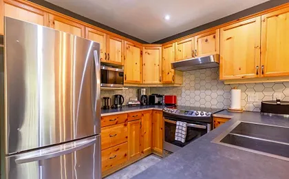 Stone Creek Chalets with Hot Tubs by Fernie Central Reservations