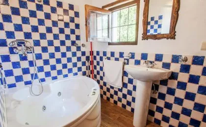 Vintage Farmhouse in Algarinejo with Terrace