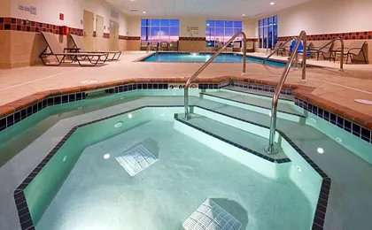 Hampton Inn & Suites Minot Airport
