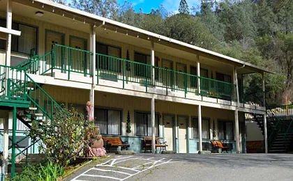 Cedar Lodge