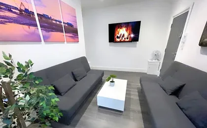Albert Luxury Hottub and Jacuzzi Apartments