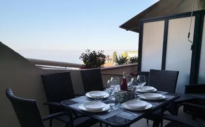 Casa Archia ristrutturata con balcone vista mare