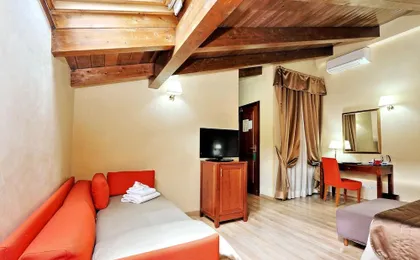 HOTEL CAMELIA