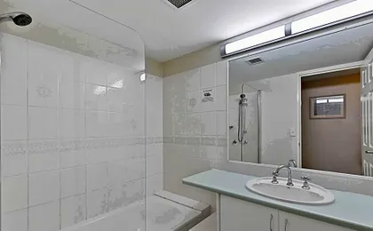 White Crest Apartments