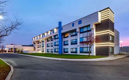 GLō Best Western Toronto Mississauga Corporate Centre