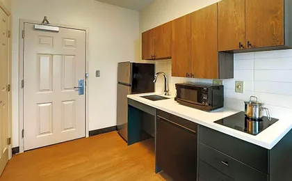 Sonesta Simply Suites Miami Airport Doral