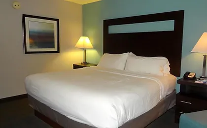 Holiday Inn Express Hotel Kansas City - Bonner Springs By IHG
