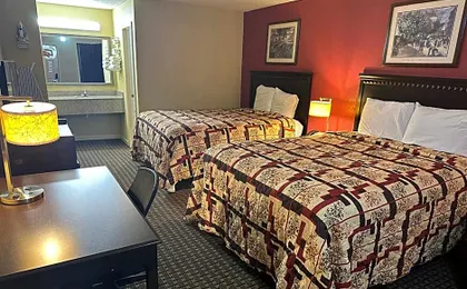Royal Inn - Anniston