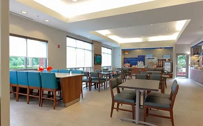 Holiday Inn Express Leland - Wilmington Area By IHG