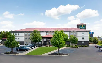 La Quinta Inn & Suites by Wyndham Blue Springs