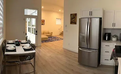 Maple Ridge vacation suite1100sf