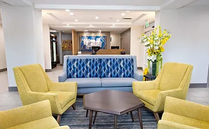 Holiday Inn Express & Suites Sacramento NE Cal Expo By IHG