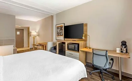 Best Western Plus Heritage Rail Inn Suites