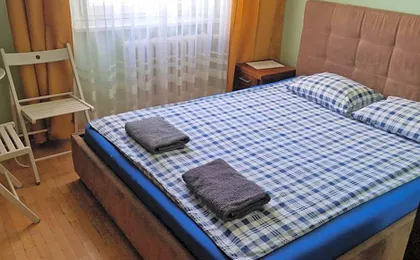 Niebieski Meander Pokoje blisko metra