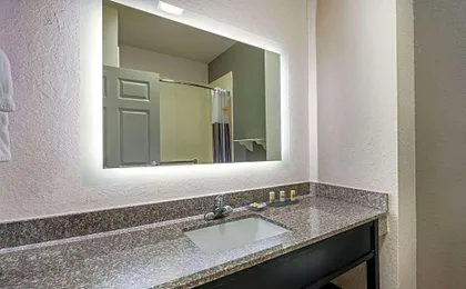 La Quinta Inn & Suites by Wyndham Conroe