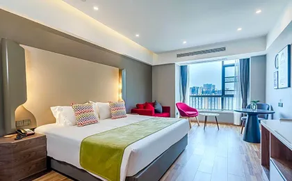 Campanile Hotel Chengdu Convention and Exhibition Center Qilong Metro Station
