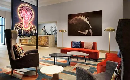Hotel Zessa Orange County Airport, a DoubleTree by Hilton