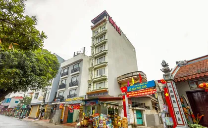 Spot On 693 Hoang Long Hotel