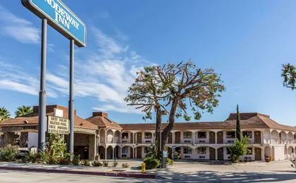Rodeway Inn Magic Mountain Area