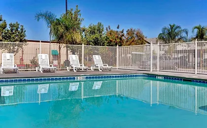 Holiday Inn Express Delano Highway 99 By IHG