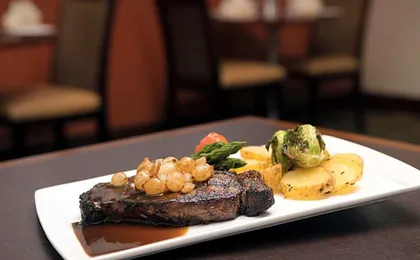 DoubleTree By Hilton Hotel Dulles Airport-Sterling