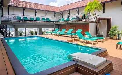 Pinnacle Lumpini Park Hotel