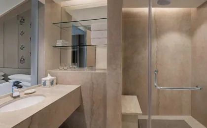 Sheraton New Delhi Hotel