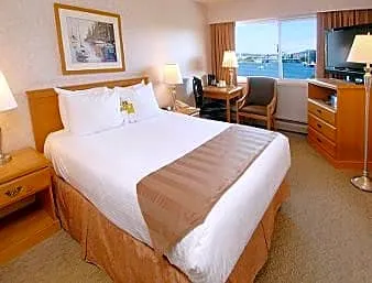 Days Inn by Wyndham Victoria On The Harbour