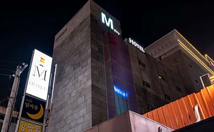 Hotel M story