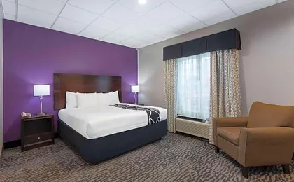 La Quinta Inn & Suites by Wyndham Huntsville Airport Madison