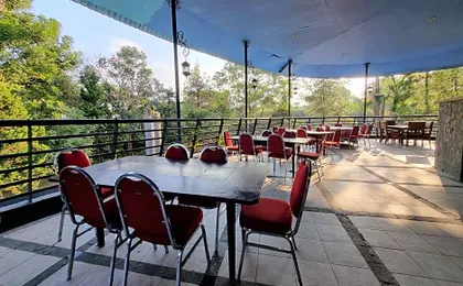 High Livin Apartment Dago
