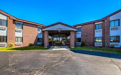Motel 6-Saukville, WI