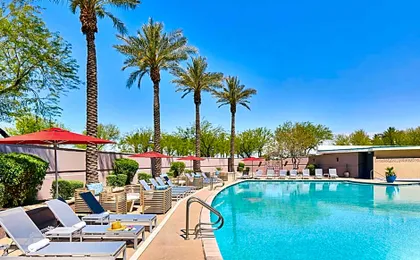 Renaissance® Phoenix Glendale Hotel & Conference Center