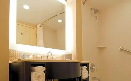 DoubleTree By Hilton Hotel Dulles Airport-Sterling