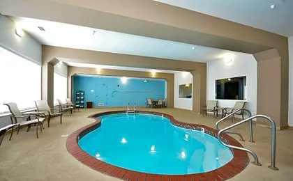 Holiday Inn Express Hotel & Suites Farmington By IHG