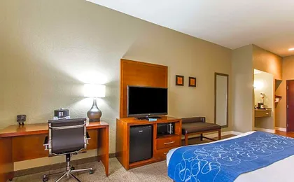 Comfort Suites Mattoon East