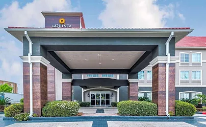 La Quinta Inn & Suites by Wyndham Tomball