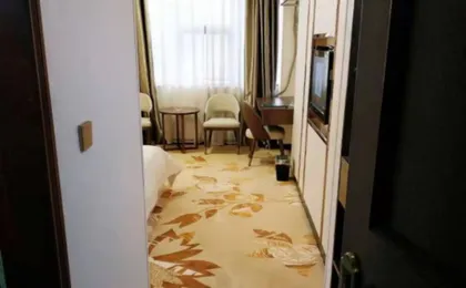 Huayan Hotel