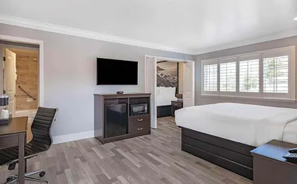 Aura Inn Monterey