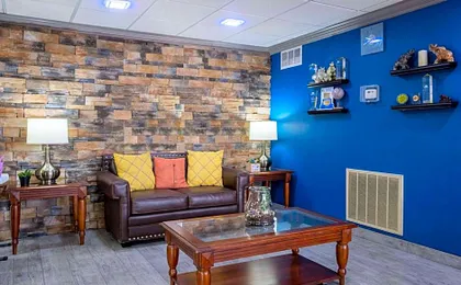 Days Inn & Suites by Wyndham Commerce