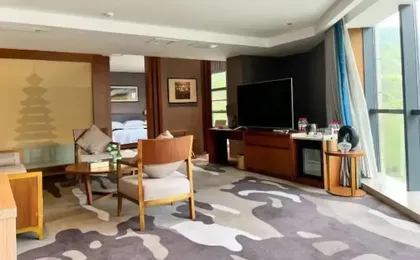 Xenp Xangh Xedt Lail Hotel