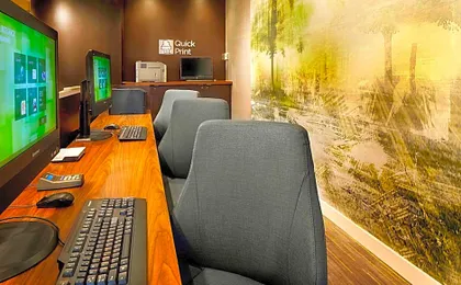 Courtyard by Marriott Edison Woodbridge