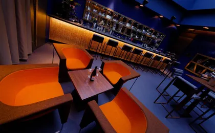 Bar at 1KParis