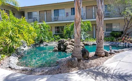 California Suites Hotel