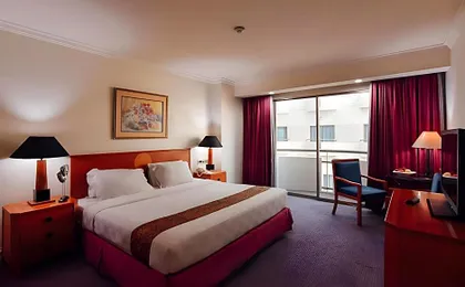 Surabaya Suites Hotel Powered by Archipelago