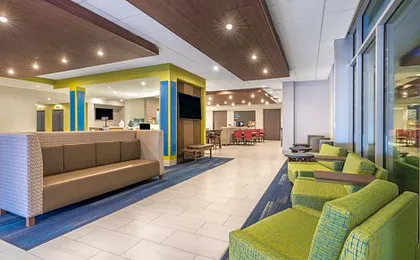 Holiday Inn Express and Suites Lake Havasu London Bridge By IHG